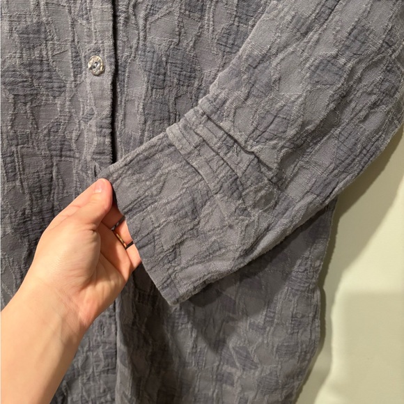 Vintage Gray Patterned Button-Up - Picture 4 of 9